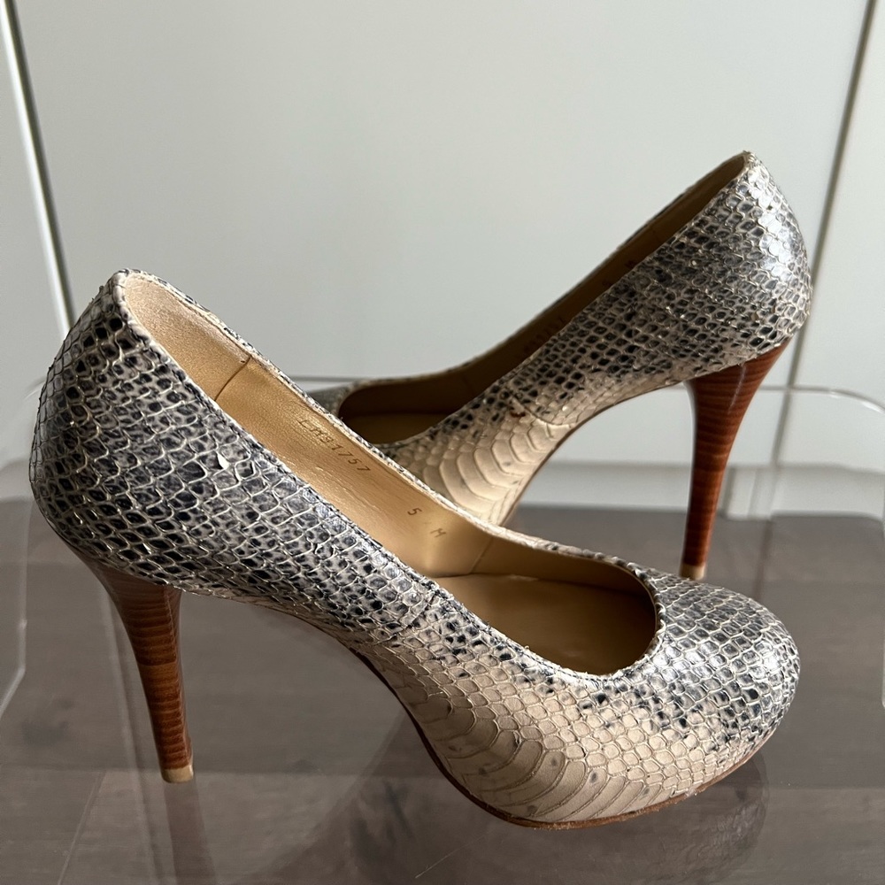Authentic Stuart Weitzman two tone python embossed leather platform pumps